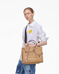 Marc Jacobs Discount - The Trompe L'Oeil Charm Canvas Medium Tote Bag Camel Multi