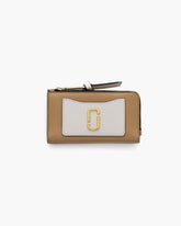 Marc Jacobs Outlet - The Utility Snapshot Slim Wallet Camel Multi