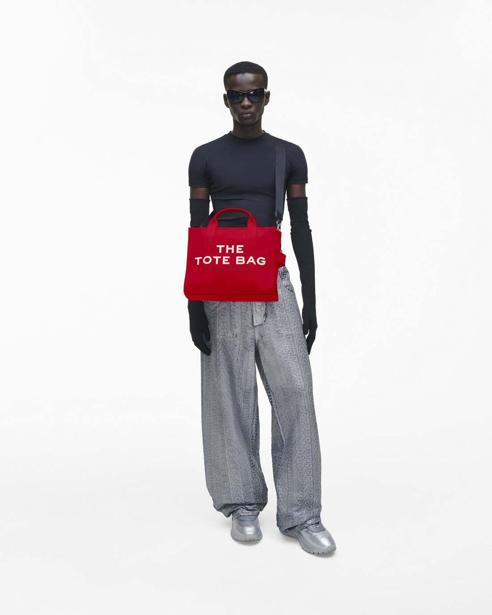 Marc Jacobs Online - The Canvas Medium Tote Bag True Red