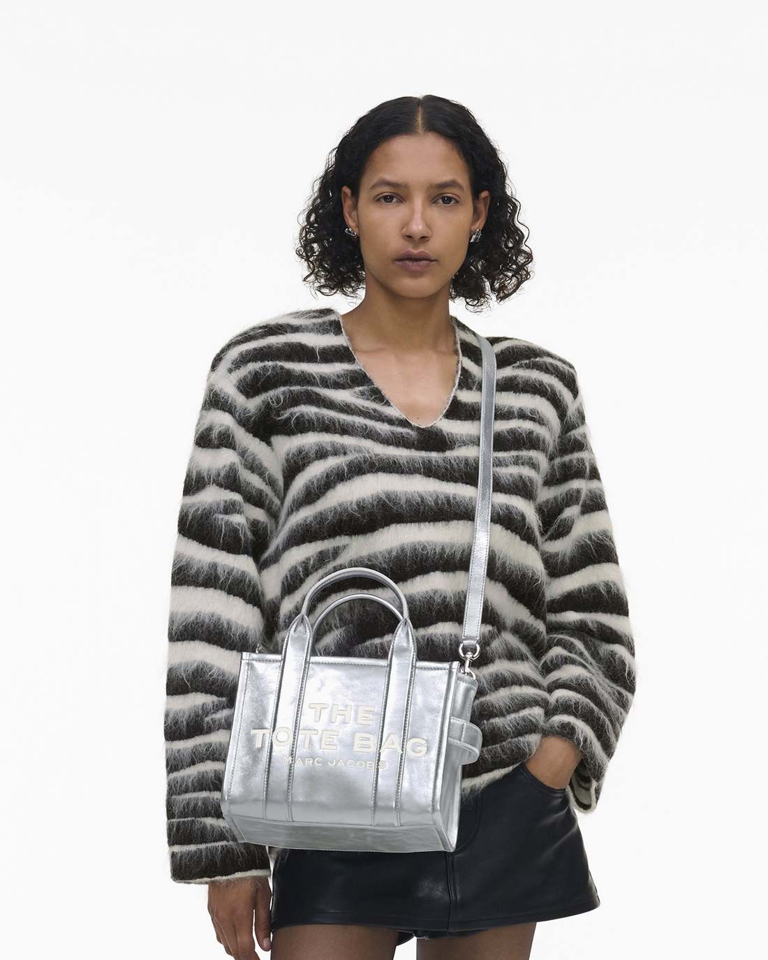 Marc Jacobs Online - The Metallic Leather Small Tote Bag Metallic Silver