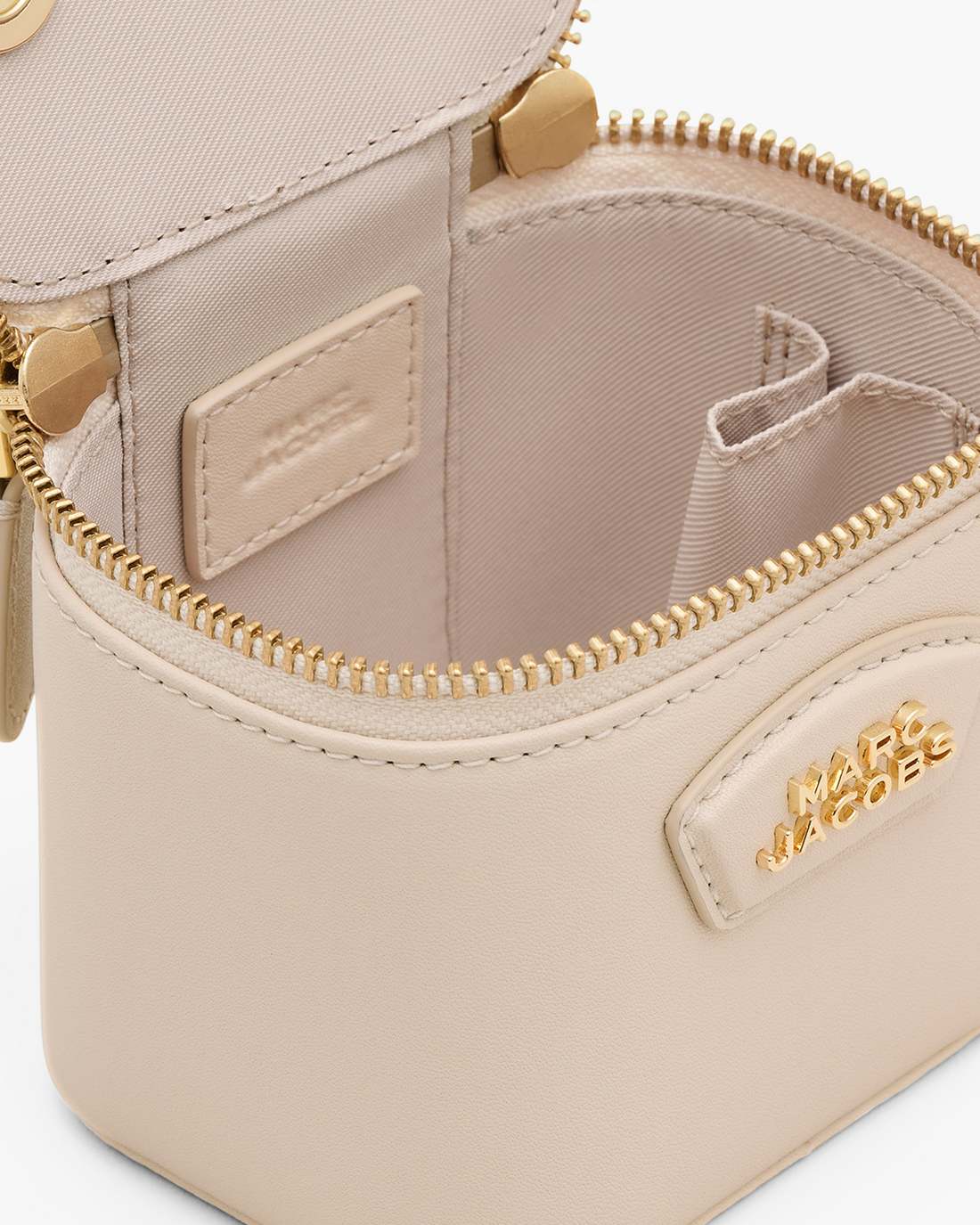 Marc Jacobs Discount - The Everyday Mini Vanity Bag Cloud White
