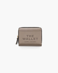Marc Jacobs Online - The Leather Mini Compact Wallet Cement
