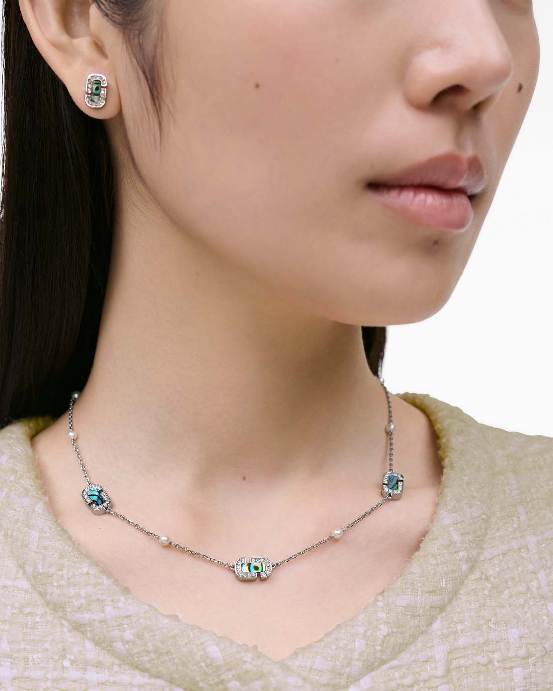 Marc Jacobs Online - The J Marc Luxe Station Necklace Silver/Crystal
