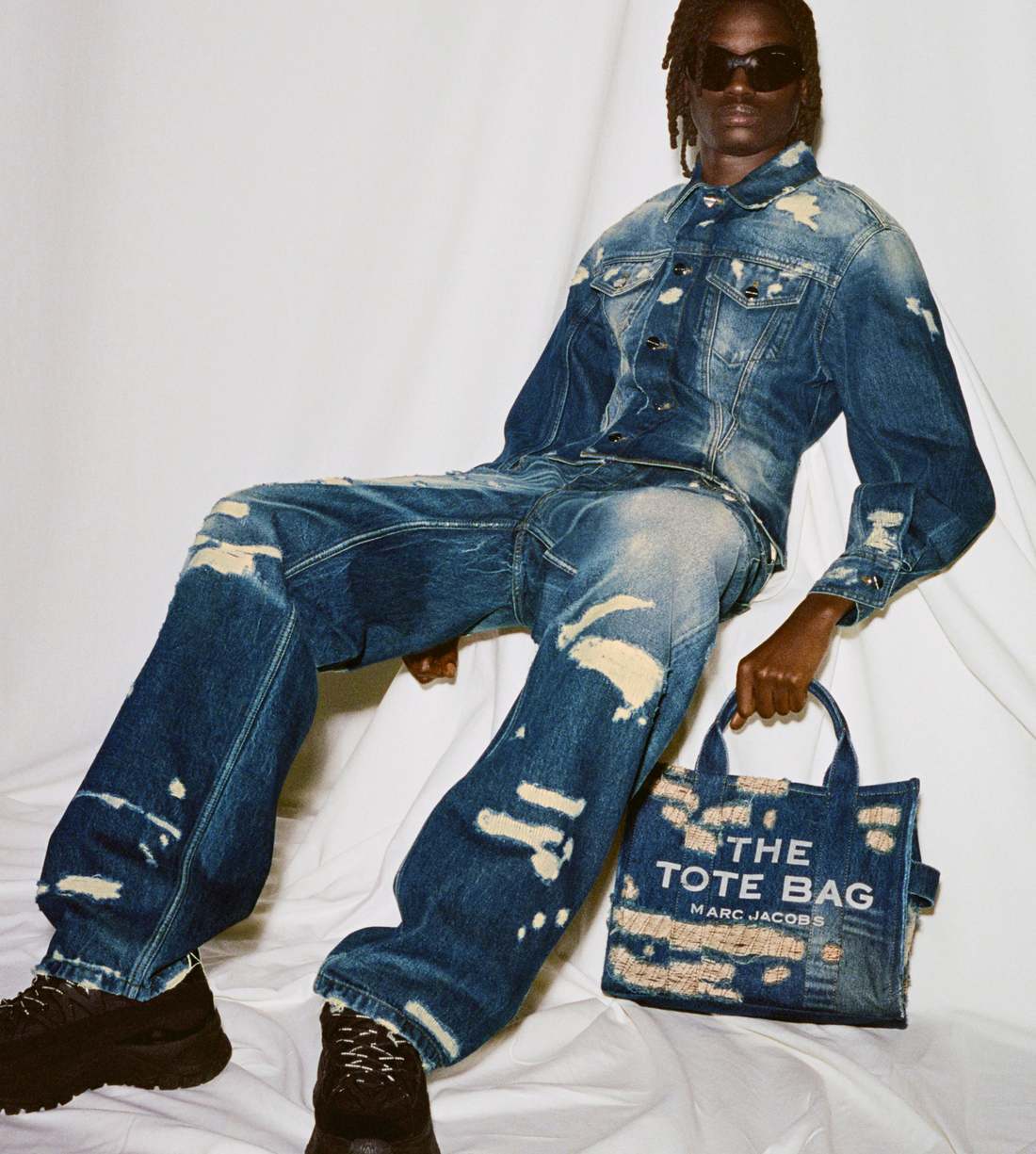 Marc Jacobs For Sale - The Rip And Repair Straight Jean Punk Indigo